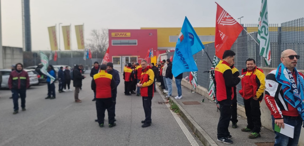 Lavoratori Dhl in sciopero: “Chiediamo il pagamento delle spettanze”