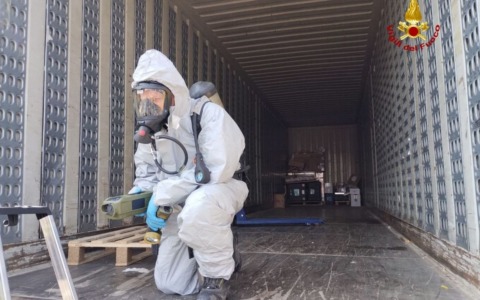 Malore per fuoriuscita di sostanza da un camion a Muggiò