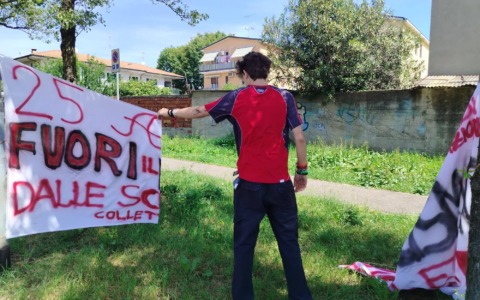 Distrutto lo striscione antifascista degli studenti: l’Anpi parla di “atto vile”