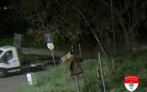 Due episodi di abbandono rifiuti a Monza: famiglia e imprenditore nei guai