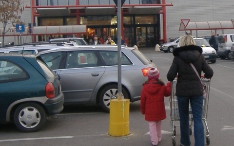 Il centro commerciale Rondò dei Pini di Monza chiude Bennet e cambia direzione: addio alimentari