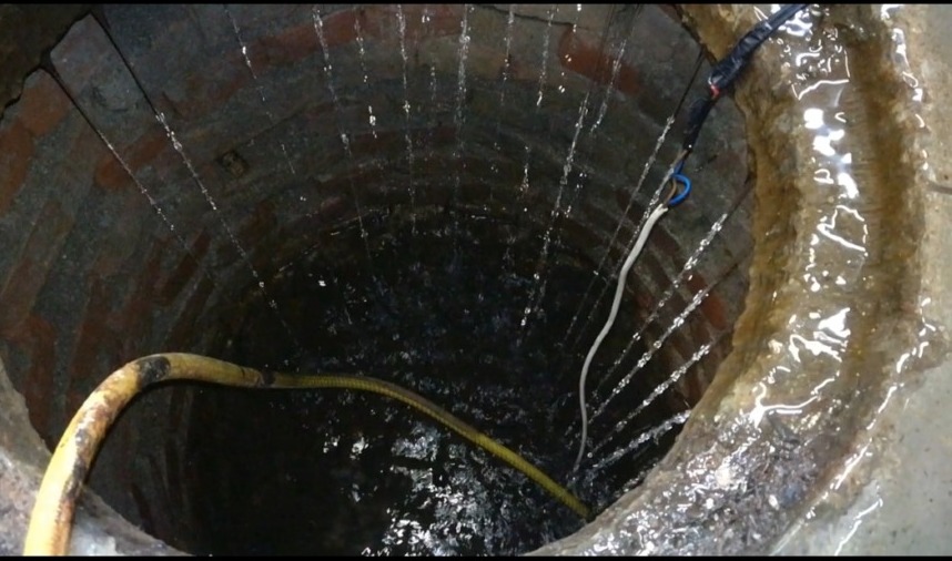 Infiltrazioni fognarie in casa: la denuncia di una famiglia a Monza