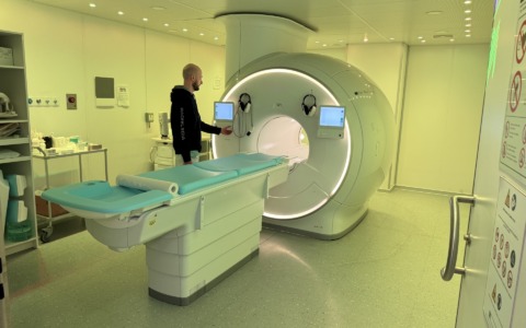 Presentata la nuova Risonanza Magnetica da 1,5 Tesla “elio-free”