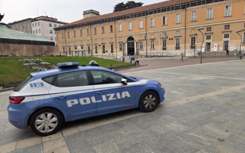 Un agente fuori servizio ferma un ladro di biciclette a Monza