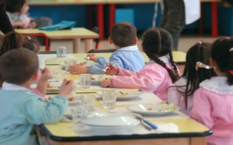 A scuola il “pasto al rovescio”: iniziativa di Ats Brianza