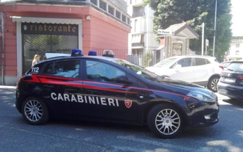 Armi e oltre 750 munizioni sequestrate a un giovane