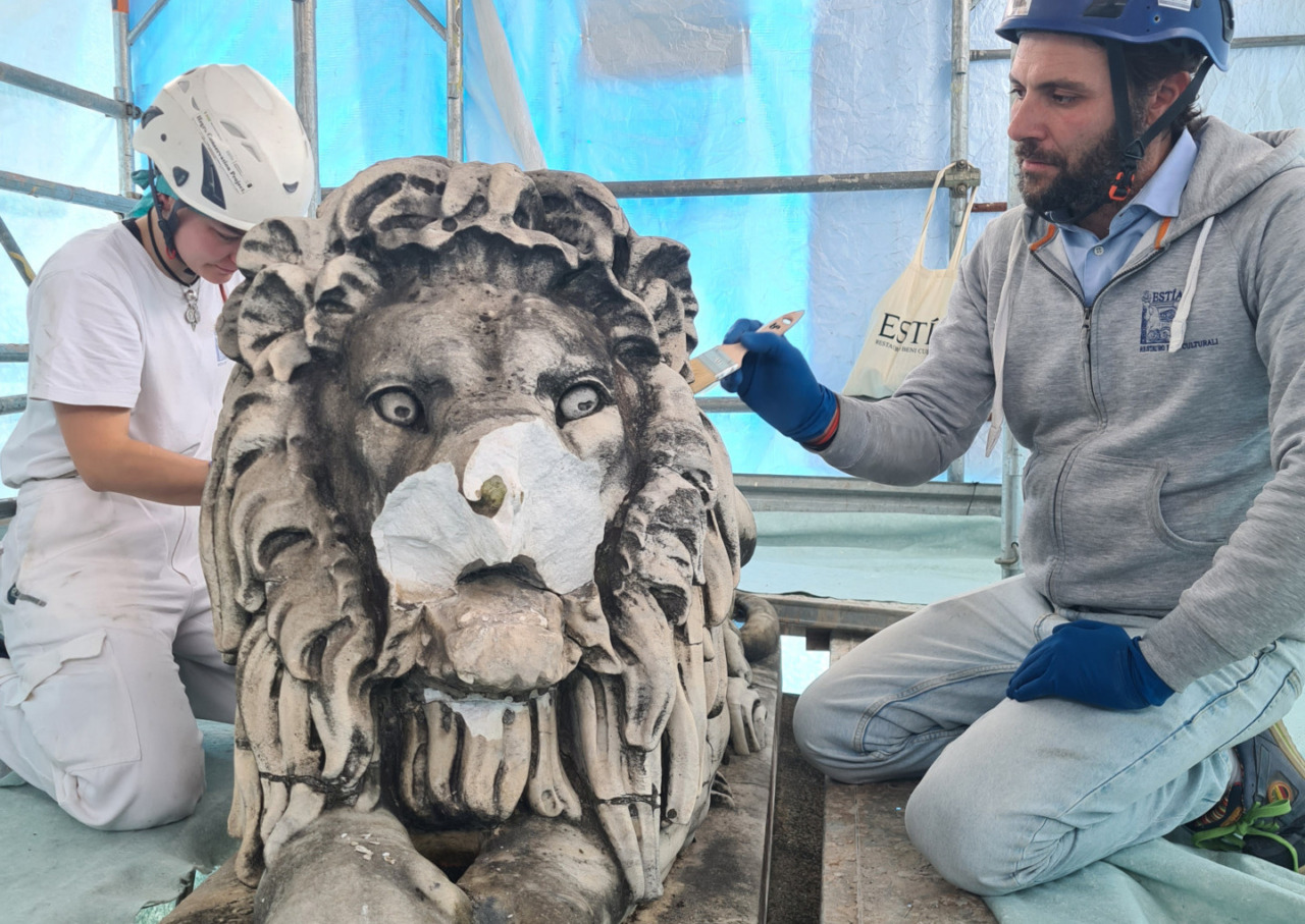 Avviati i lavori di restauro al Ponte dei Leoni dopo i recenti atti vandalici