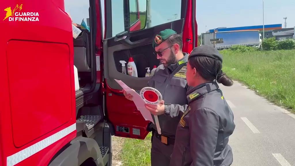 Maxi sequestro della Finanza per lavoro nero in 4 aziende