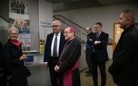 Monsignor Delpini dialoga con gli artigiani brianzoli