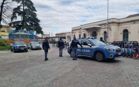 Aggressione agli agenti durante un controllo a Monza