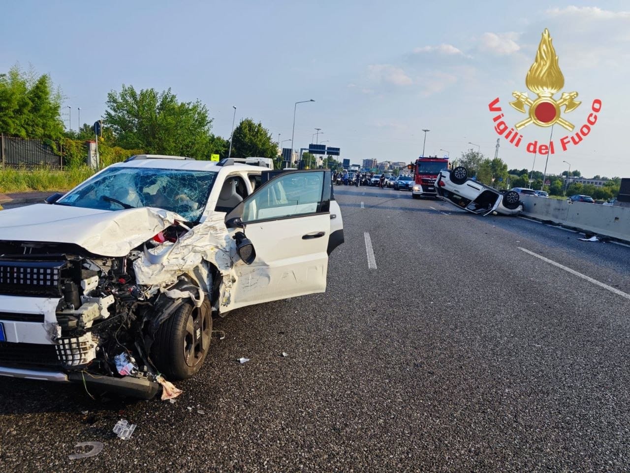 Incidente stradale a San Fruttuoso: auto ribaltata