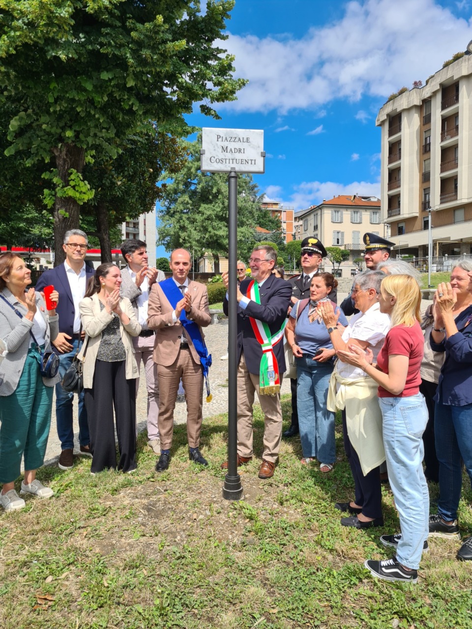 Intitolato alle “Madri Costituenti” il piazzale della stazione