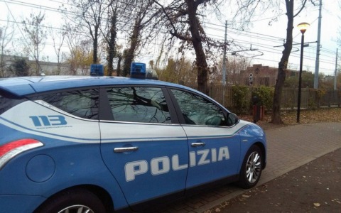 Vendita di droga avviene sotto gli occhi della Polizia