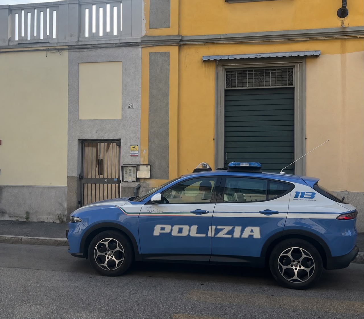 Arrestato per aver lanciato sostanze stupefacenti dalla finestra