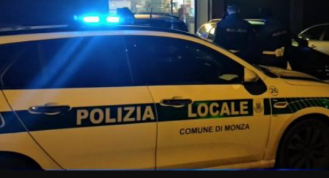 Fiamme in un’area dismessa: il giovane voleva solo fare luce