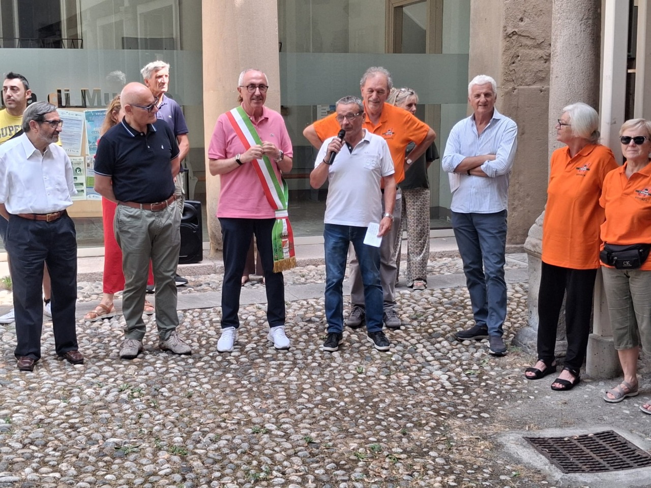 Inaugurato un pulmino per il trasporto di disabili a Muggiò